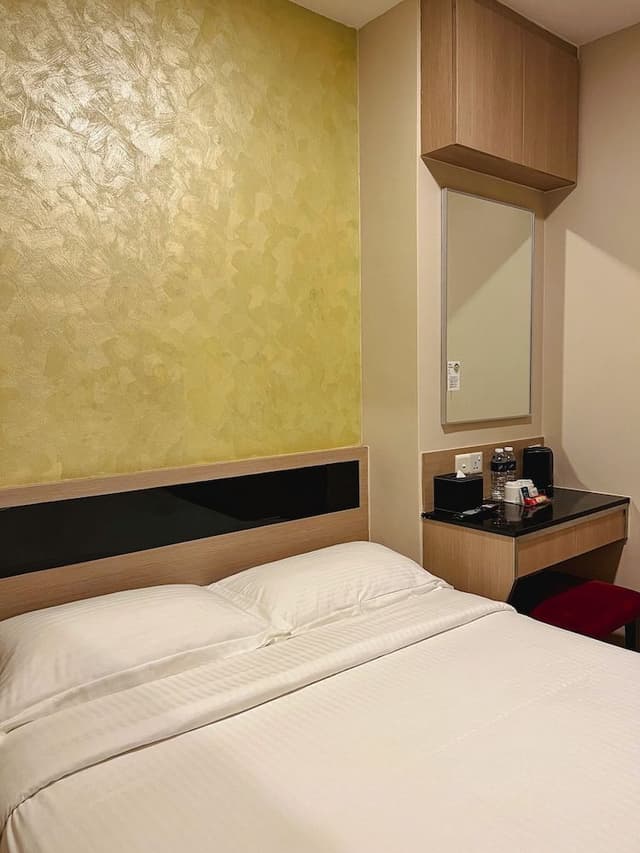 Standard Double or Twin Room, No Windows