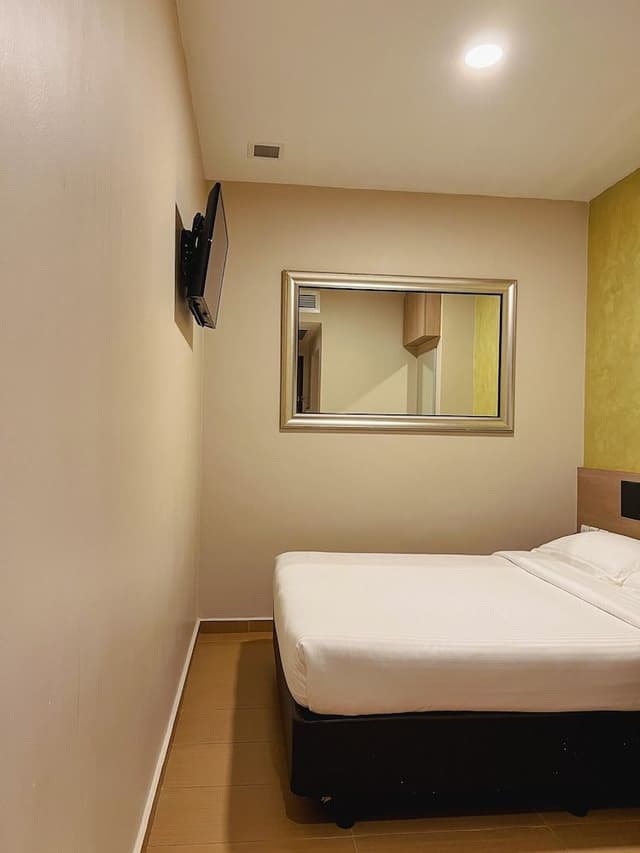 Standard Double or Twin Room, No Windows