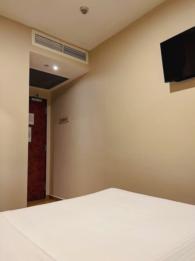 Standard Double or Twin Room, No Windows