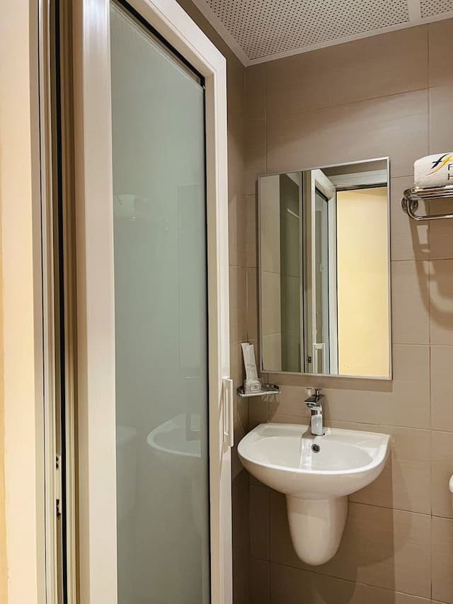 Standard Double or Twin Room, No Windows