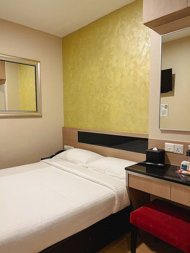 Standard Double or Twin Room, No Windows