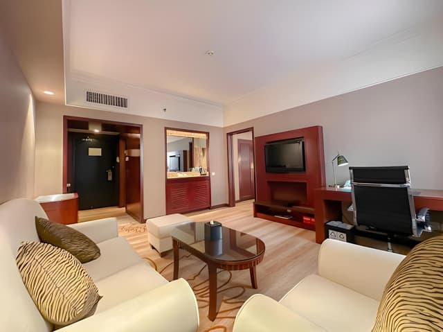 Deluxe Suite