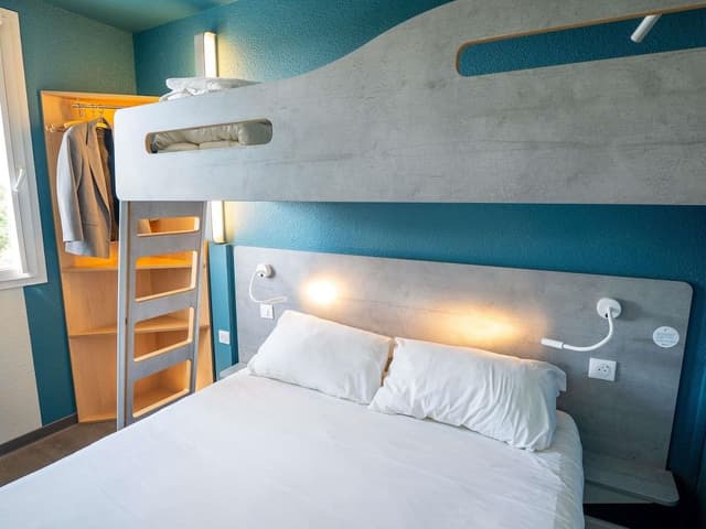 Triple Room, Multiple Beds