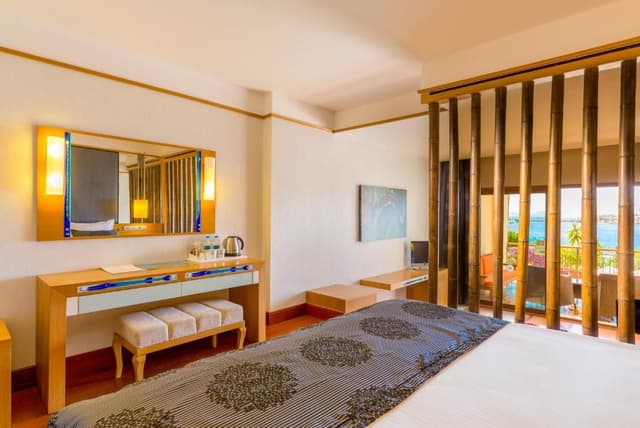 Honeymoon Suite