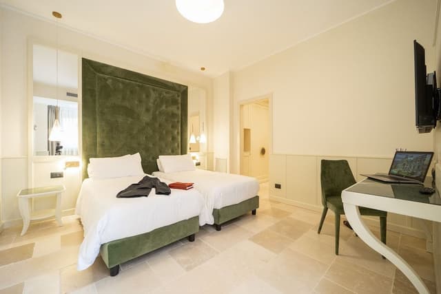 Deluxe Room, Patio, Garden View