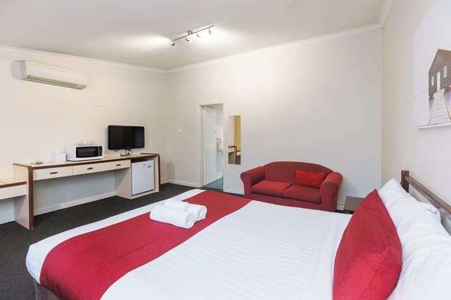 Standard Queen Room