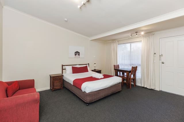 Standard Queen Room