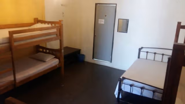Family Room Shared Bathroom (4 pax)