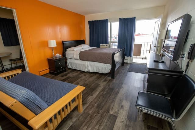 Room, 1 Queen Bed with Sofa bed, Kitchenette