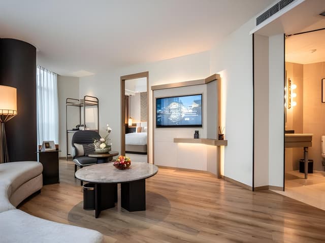 R02 Suite - 1-Room (1 living room)