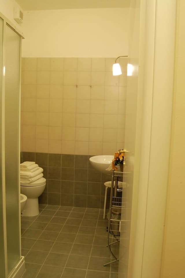 Classic Double Room (private external bathroom)