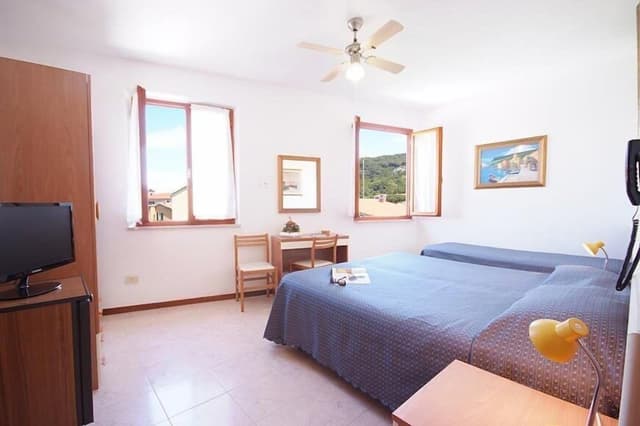 Triple Room