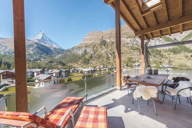 Duplex - Matterhorn View plus CHF 200 cleaning fee on top of the rate