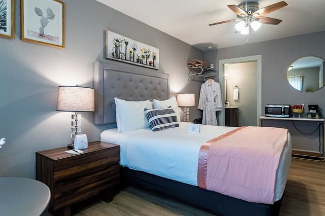 Queen Room