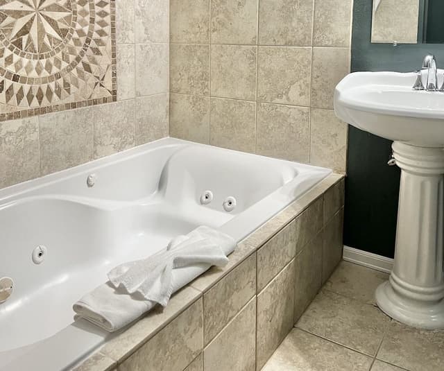Queen room with Spa