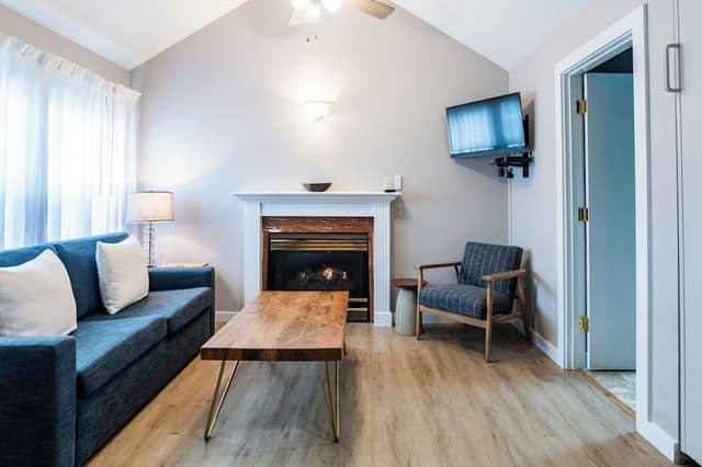 One Bedroom Suite with Spa