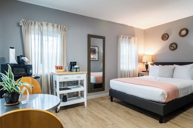 Queen Room