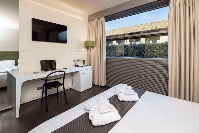 Standard Room, 1 Queen Bed
