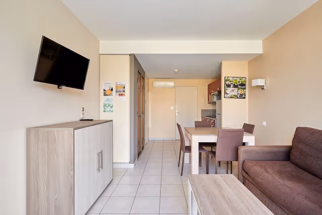 Apartment, 1 Bedroom, Poolside