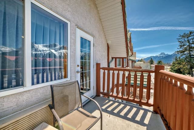 Standard Double Room, 2 Queen Beds, Balcony, Mountain View