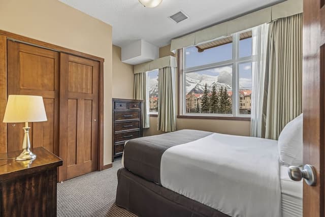 Deluxe Suite, 1 Queen Bed with Sofa bed, Kitchen