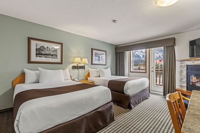 Deluxe Double Room, 2 Queen Beds, Balcony, Mountain View