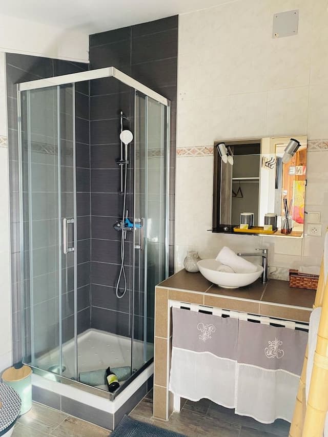 Economy Double Room (L'Annexe D'Ovaline)