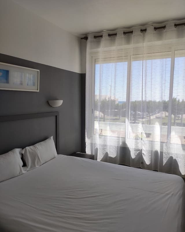 Standard Double Room, Partial Sea View