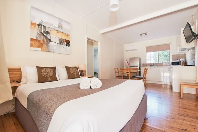 Room, Kitchen