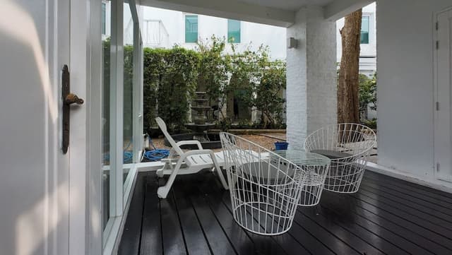 Sea front villa