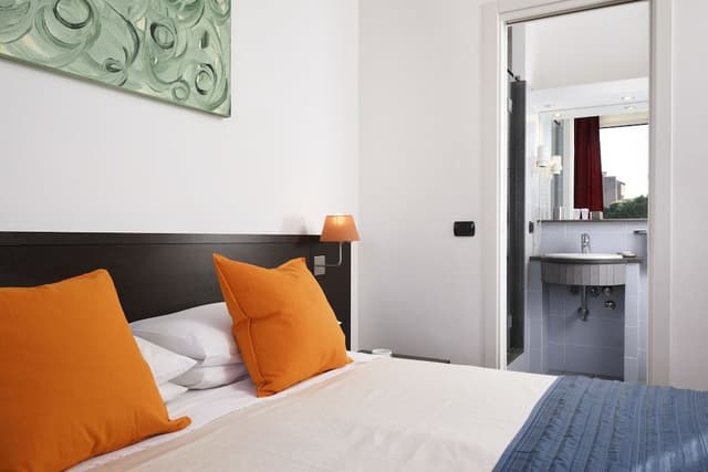 Standard Double or Twin Room, Ensuite (City View)