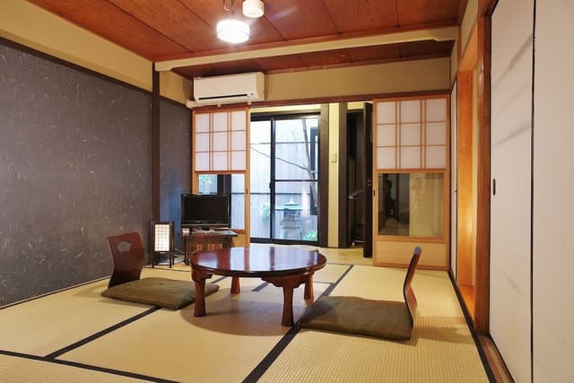 Room, 3 Bedrooms