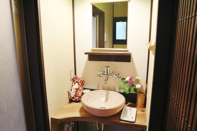 Room, 3 Bedrooms