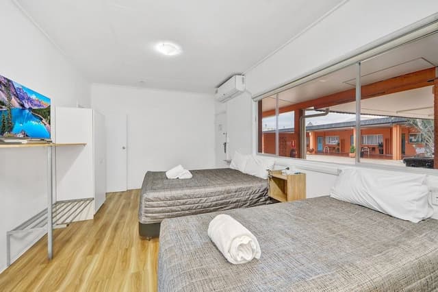 Family Room, Multiple Beds
