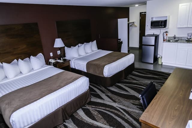 Standard Room, 2 Queen Beds, Kitchenette