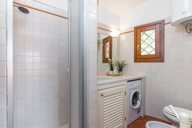 Family Apartment, Multiple Bedrooms, 2 Bathrooms (Erica Primo Piano 150m From the Beach)