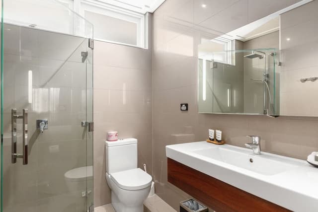 Grand King Suite