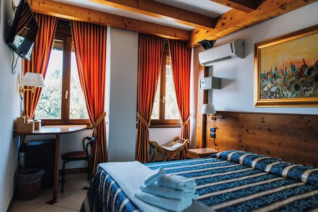 Classic Double or Twin Room, Garden View