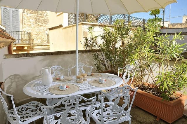 Family Room, Balcony