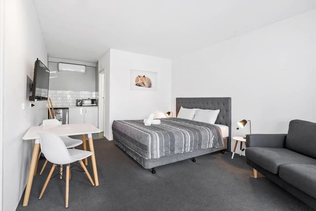 Deluxe Room, 1 King Bed, Non Smoking