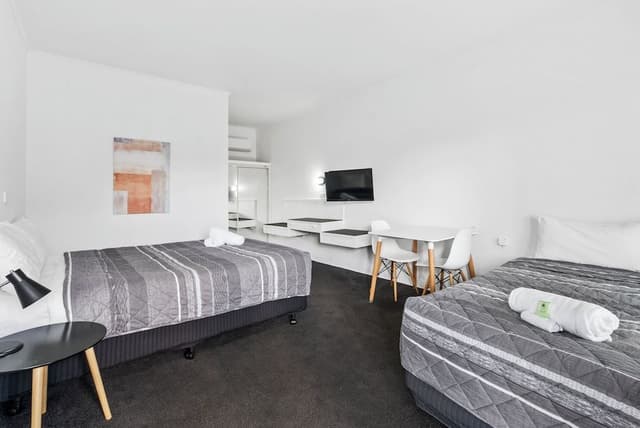 Standard Room, Multiple Beds, Non Smoking