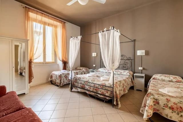Family Room, Shared Bathroom (for 6 people)
