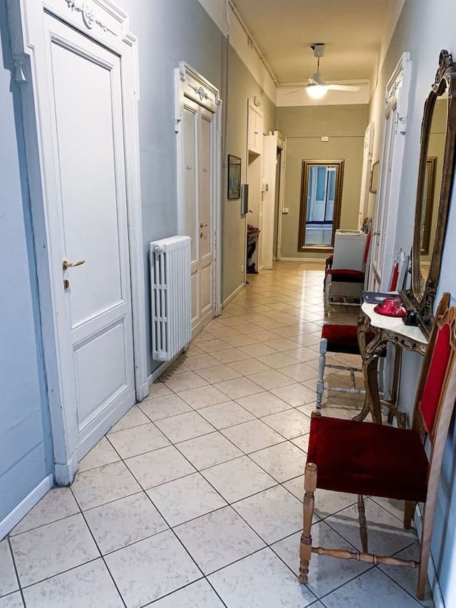 Family Room, Shared Bathroom (for 6 people)