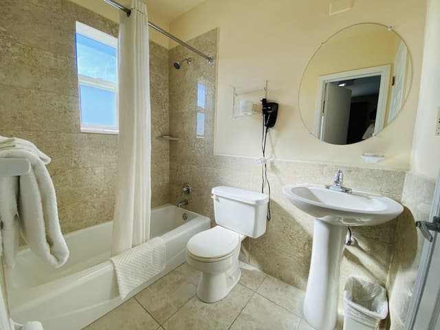 Standard Room, 1 King Bed