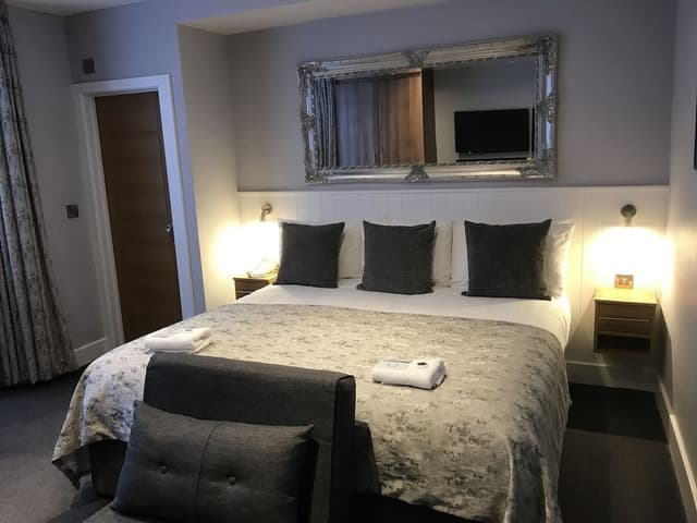 King Room with Sofa Bed