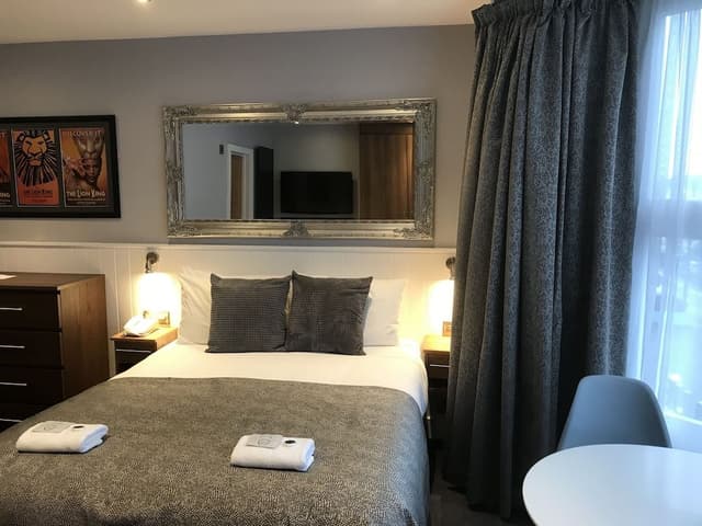 Queen Room