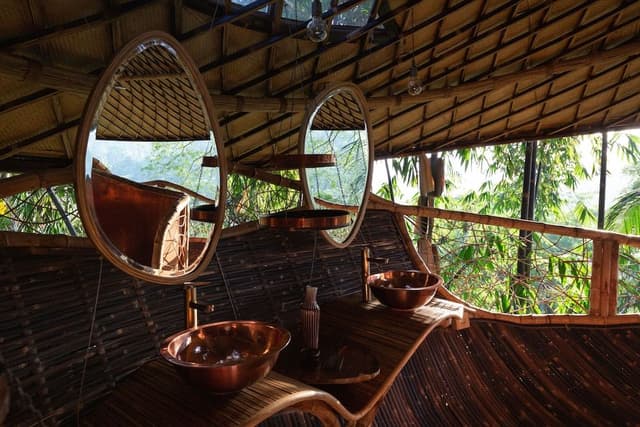 Tree House - One Bedroom Valley View