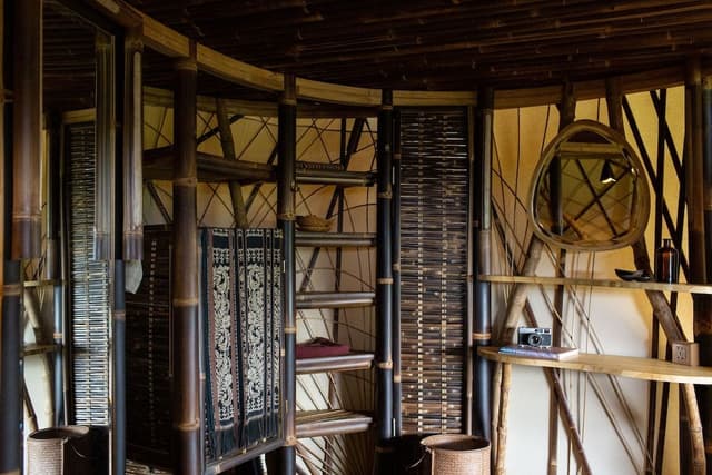 Tree House - One Bedroom Valley View