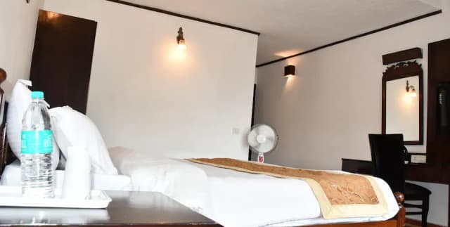 Deluxe Room (Without Balcony and Mountain View)