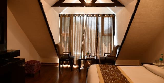 Deluxe Room (Without Balcony and Mountain View)